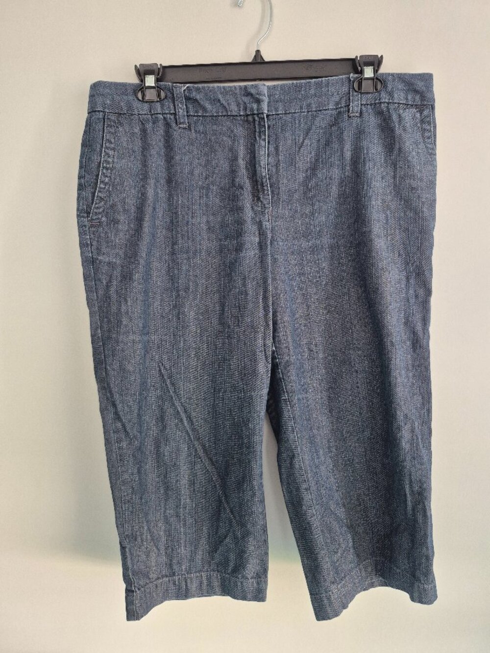 Izod Women’s Blue Denim‑Look Capris – Casual Lightweight Style – Size 16